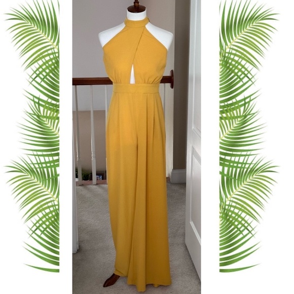 Boutique Chic 💛 Halter Jumpsuit - Picture 16 of 16